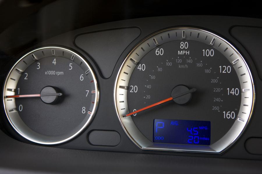  Hyundai Sonata 2009 года  (фото 13 из 40)